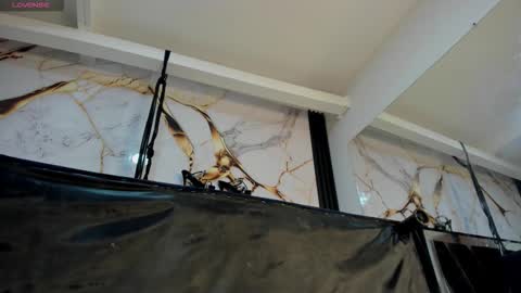 Snapshot of karinasimonz chatting on December 19, 9:00 pm KarinaSimonz online show from December 19, 9:00 pm