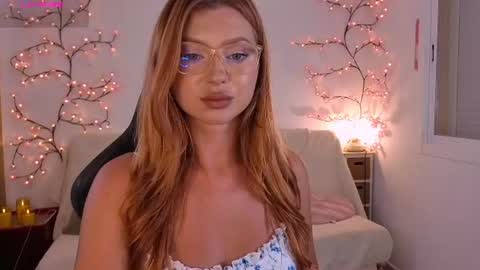 Snapshot of karinchik_ chatting on July 9, 7:18 pm Karina online show from July 9, 7:18 pm