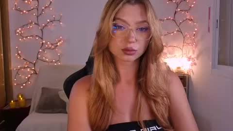 Snapshot of karinchik_ chatting on July 31, 7:35 pm Karina online show from July 31, 7:35 pm
