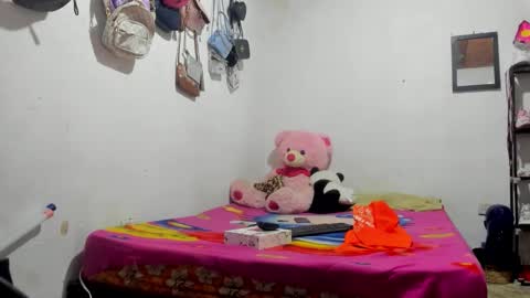 Snapshot of karla_hernandez_ chatting on November 12, 3:18 am Karlaa online show from November 12, 3:18 am