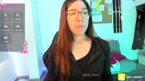 Karla online show from July 15, 9:20 pm