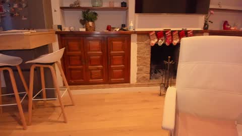 Snapshot of karla_hotwife chatting on January 4, 4:43 pm Carla Connor online show from January 4, 4:43 pm