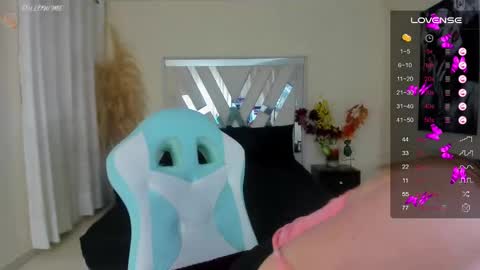 Snapshot of karla_rodriguezx chatting on February 26, 12:36 pm karla rodriguez online show from February 26, 12:36 pm