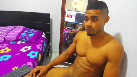 Snapshot of karljensen33 chatting on January 9, 4:17 pm karlgenjen online show from January 9, 4:17 pm