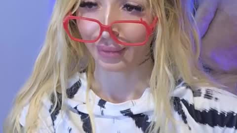 Julia online show from March 13, 1:18 pm