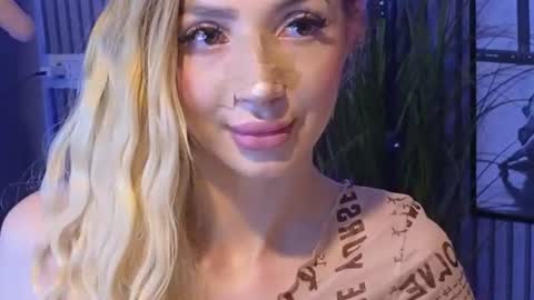 Julia online show from June 29, 7:36 pm