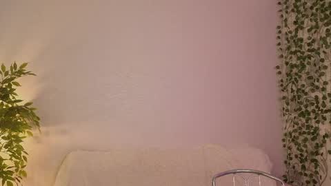 Snapshot of karoledemara chatting on May 31, 8:32 am Molly online show from May 31, 8:32 am