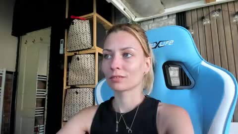 karoline121 online show from September 24, 9:34 am