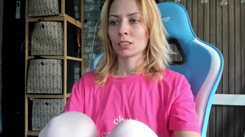 karoline121 online show from September 26, 10:52 am