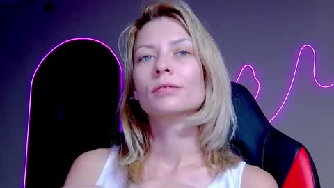 karoline121 online show from October 10, 8:19 pm