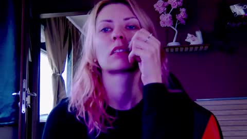 karoline121 online show from December 3, 10:13 am