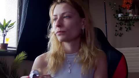 karoline121 online show from February 16, 8:32 am