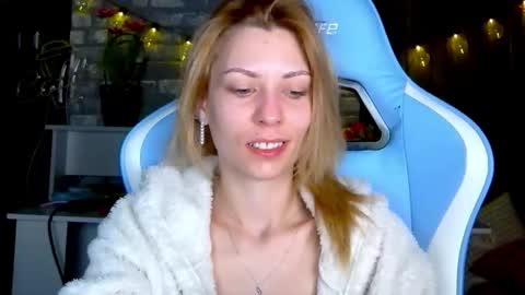 karoline121 online show from March 5, 11:01 pm