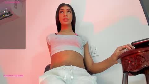 Snapshot of karoline_marin chatting on January 18, 9:24 pm Karoline online show from January 18, 9:24 pm