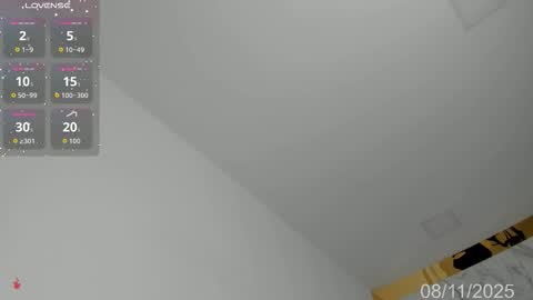 Snapshot of karoline_marin chatting on November 8, 6:13 am Karoline online show from November 8, 6:13 am