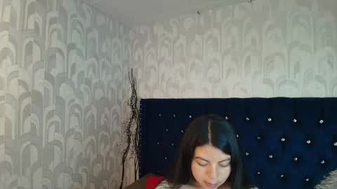 Isa online show from March 25, 7:09 pm