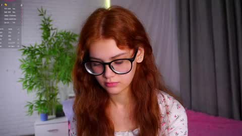 Snapshot of karolinerush chatting on May 13, 1:30 pm lina online show from May 13, 1:30 pm