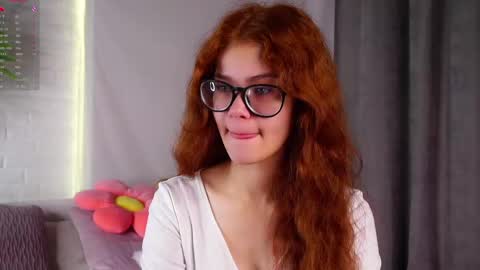 Snapshot of karolinerush chatting on May 17, 1:18 pm lina online show from May 17, 1:18 pm