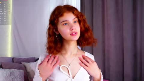 Snapshot of karolinerush chatting on June 2, 12:18 pm lina online show from June 2, 12:18 pm