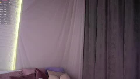 Snapshot of karolinerush chatting on June 3, 2:33 pm lina online show from June 3, 2:33 pm