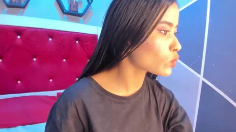 Snapshot of karoll014 chatting on November 12, 11:43 am Karol online show from November 12, 11:43 am