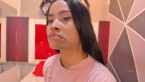 Snapshot of karoll014 chatting on November 20, 12:05 pm Karol online show from November 20, 12:05 pm