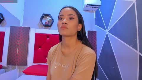 Snapshot of karoll014 chatting on November 24, 12:05 pm Karol online show from November 24, 12:05 pm