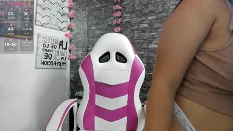 Snapshot of karoll__sex chatting on November 7, 1:00 pm KAROLL online show from November 7, 1:00 pm