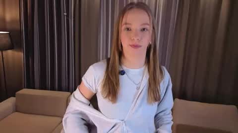 Snapshot of karonmainville chatting on December 19, 2:13 pm Emma online show from December 19, 2:13 pm