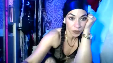 Snapshot of kash_kitty13 chatting on May 10, 10:20 am kash_kitty13 online show from May 10, 10:20 am