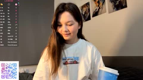 Kira online show from October 5, 2:04 pm