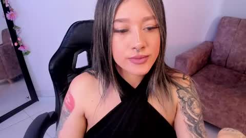 Snapshot of kat_apple chatting on May 15, 7:54 pm Alicia online show from May 15, 7:54 pm