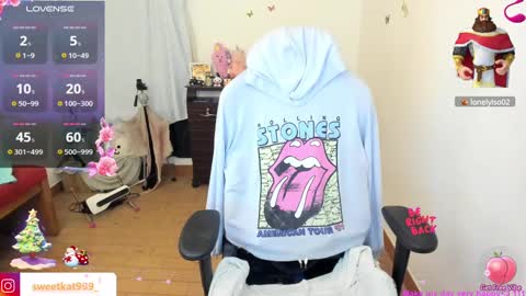 Snapshot of kat_ly_chan chatting on December 3, 1:08 am Kat online show from December 3, 1:08 am