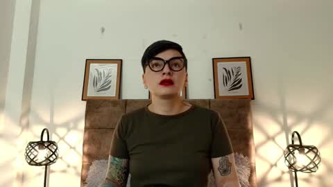 kat paradisse online show from February 19, 11:39 am