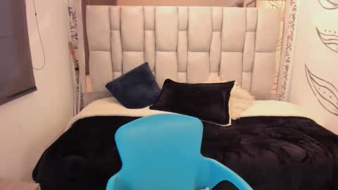 Snapshot of katahoot_ chatting on September 17, 9:49 pm K A T A H O O T online show from September 17, 9:49 pm