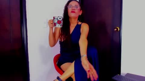 kataleya  online show from June 25, 12:42 pm