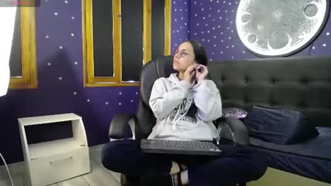 Snapshot of katalina07 chatting on June 18, 5:06 pm Katalina online show from June 18, 5:06 pm