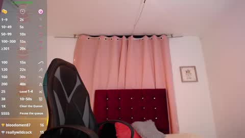 Snapshot of katalina_miles chatting on January 10, 12:15 pm Katalina Miles online show from January 10, 12:15 pm