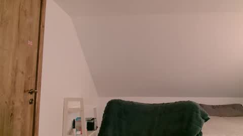 Katalleya online show from April 14, 10:10 am