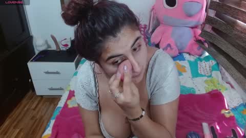 Snapshot of kate_bella chatting on December 4, 2:59 pm katerine online show from December 4, 2:59 pm