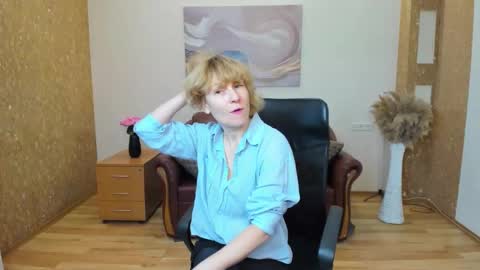 Snapshot of kate_jacksons chatting on November 19, 8:03 am Kate Jackson online show from November 19, 8:03 am