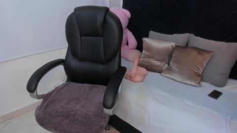 Snapshot of kate_lua chatting on January 19, 11:58 am kate lua online show from January 19, 11:58 am