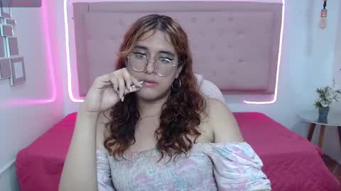 Snapshot of kate_pickman chatting on December 18, 6:53 am kate online show from December 18, 6:53 am