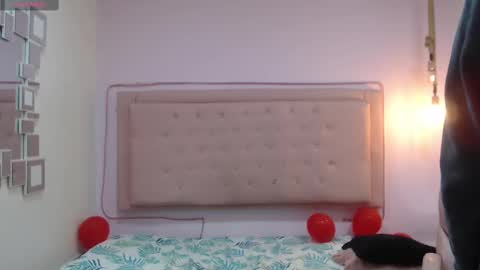 Snapshot of kate_pickman chatting on February 18, 9:43 am kate online show from February 18, 9:43 am