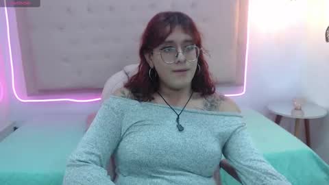 Snapshot of kate_pickman chatting on February 21, 2:50 am kate online show from February 21, 2:50 am