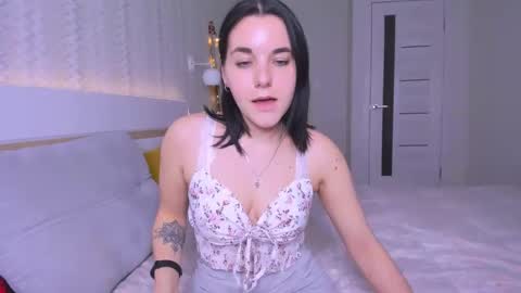 Snapshot of kate_ree_ chatting on February 23, 4:02 pm KATE online show from February 23, 4:02 pm