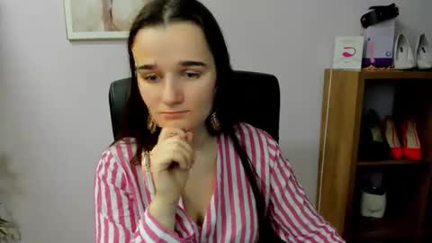 Snapshot of katedesire chatting on February 21, 7:53 am Kate online show from February 21, 7:53 am