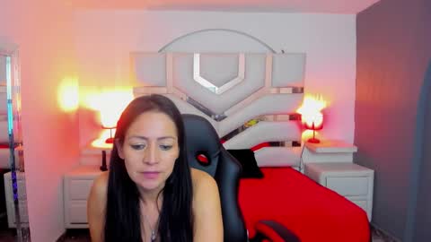 kate Tompson online show from January 13, 11:15 am