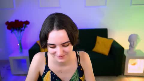 katewillows online show from December 5, 4:32 am