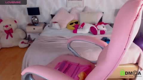 katy online show from November 15, 9:43 pm